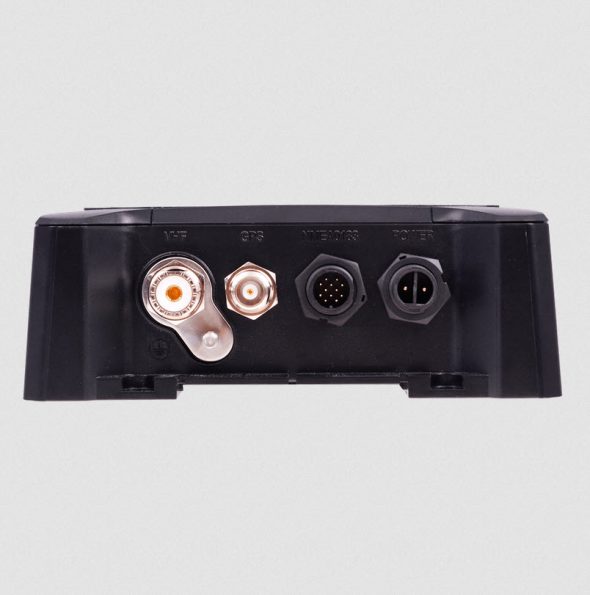 Em-Trak Class B AIS Transceiver 5W with Battery Backup - Image 3