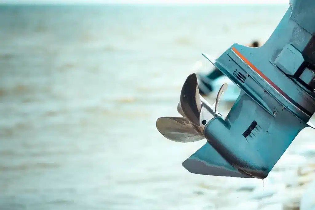 boat motor with a 4 blade propeller