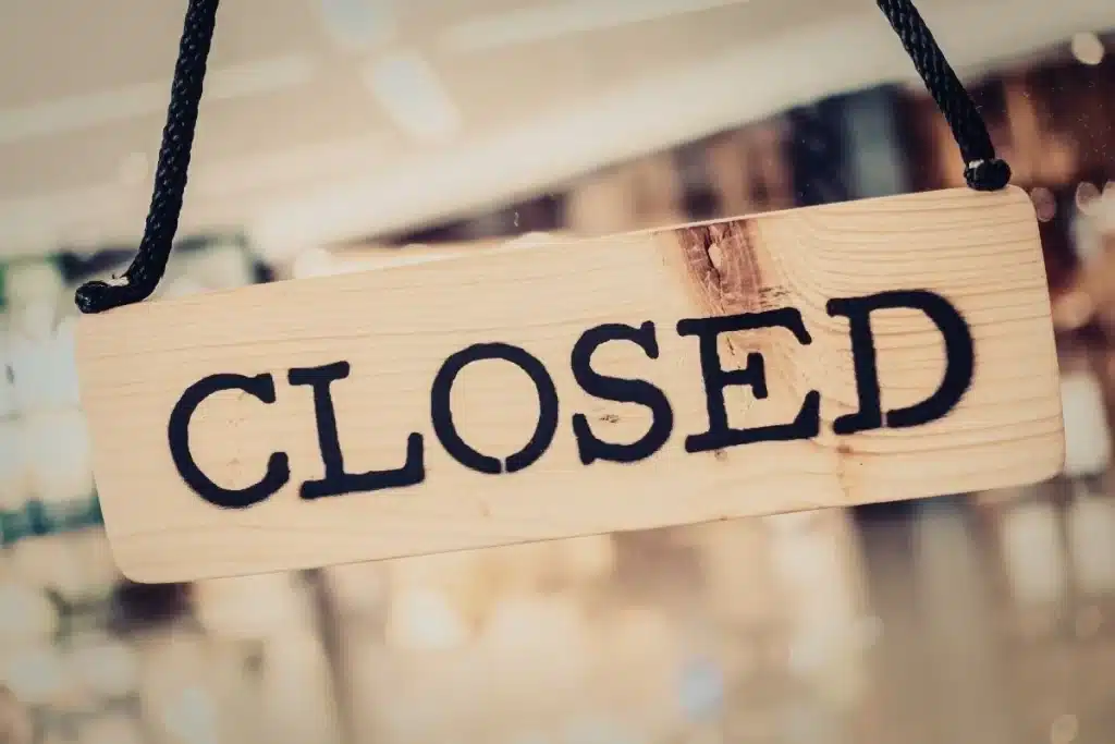 a store closed sign