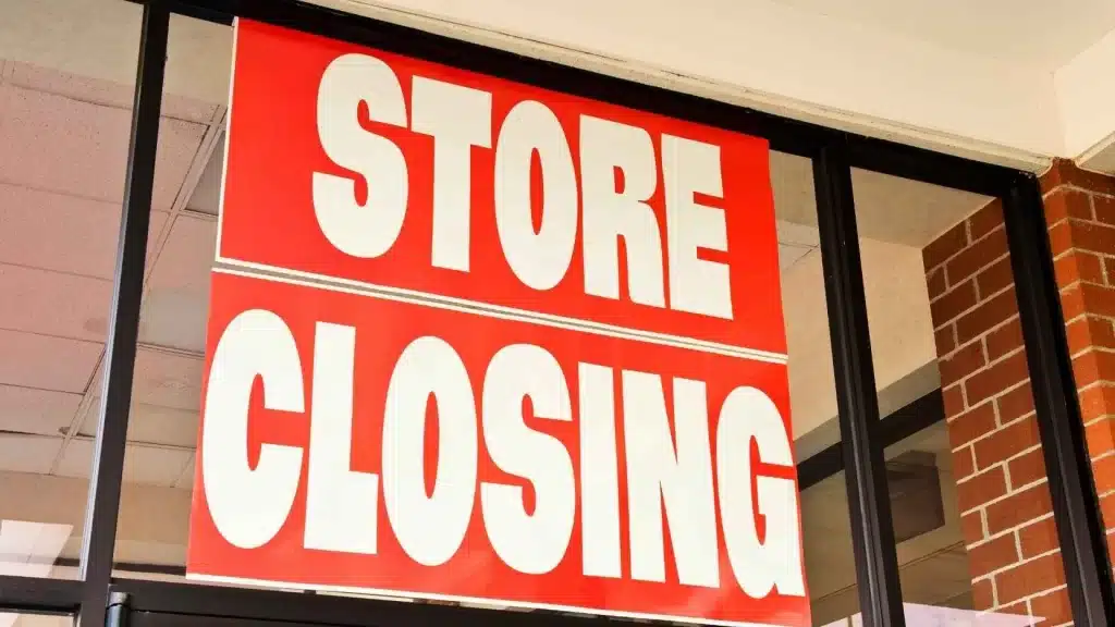 a store closing signage
